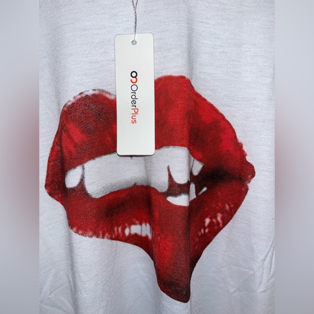 2 Lip Tee Bundle - image 4